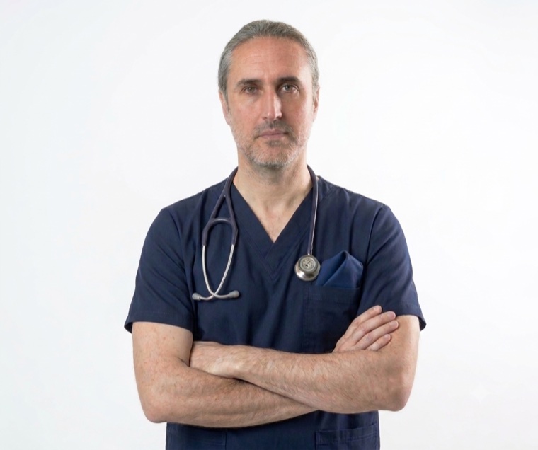 Dr. Camilo Correa