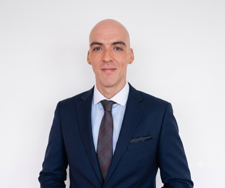 Dr. Camilo Escobar