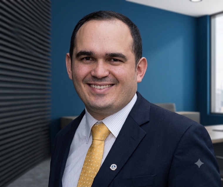 Dr. Esteban Toro