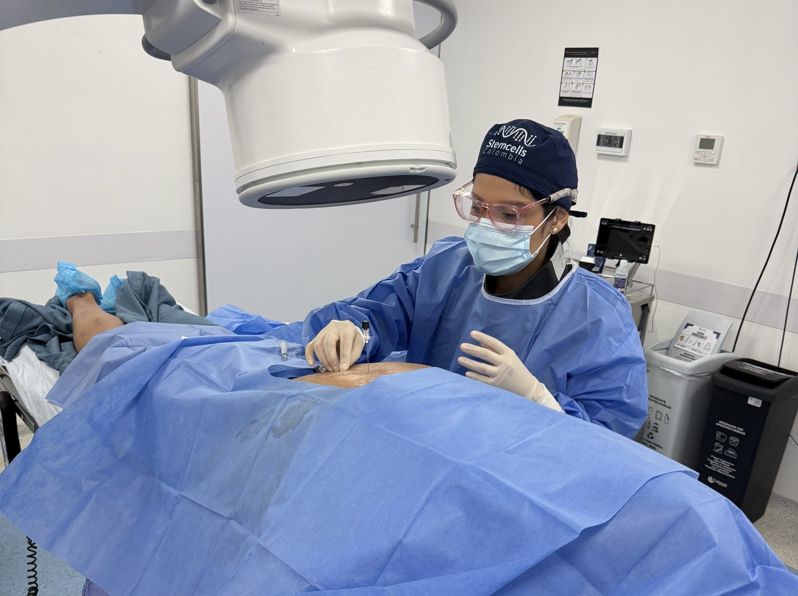 Intrathecal stem cell application in the operating room in Medellín: the spinal needle placed in a sterile field