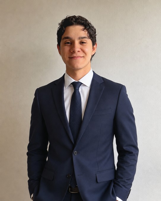 Dr. Felipe Salgado